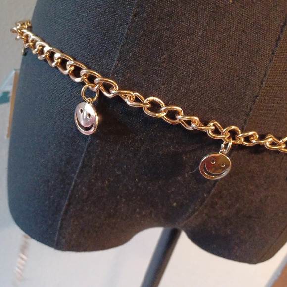 A Wild Fable Gold Smiley Face Chain Belt - Picture 2 of 4
